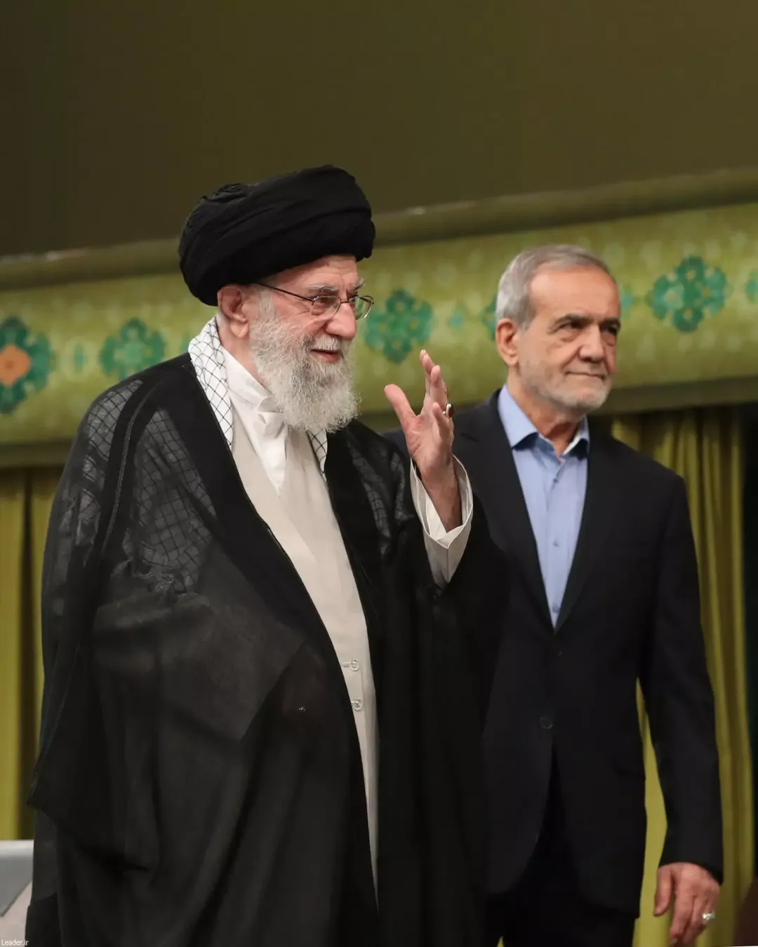 Masoud Pezeshkian 'Kehilangan’ Isteri Lebih 30 Tahun & Bekas Pakar Kardiologi, Presiden Iran Ini Pemimpin Tegas & Setia! 17 Masoud Pezeshkian ‘Kehilangan’ Isteri Lebih 30 Tahun & Bekas Pakar Kardiologi, Presiden Iran Ini Pemimpin Tegas & Setia!