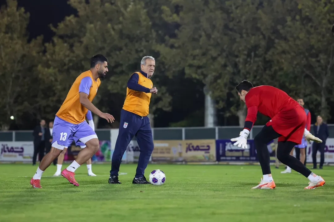 Masoud Pezeshkian 'Kehilangan’ Isteri Lebih 30 Tahun & Bekas Pakar Kardiologi, Presiden Iran Ini Pemimpin Tegas & Setia! 25 Masoud Pezeshkian ‘Kehilangan’ Isteri Lebih 30 Tahun & Bekas Pakar Kardiologi, Presiden Iran Ini Pemimpin Tegas & Setia!