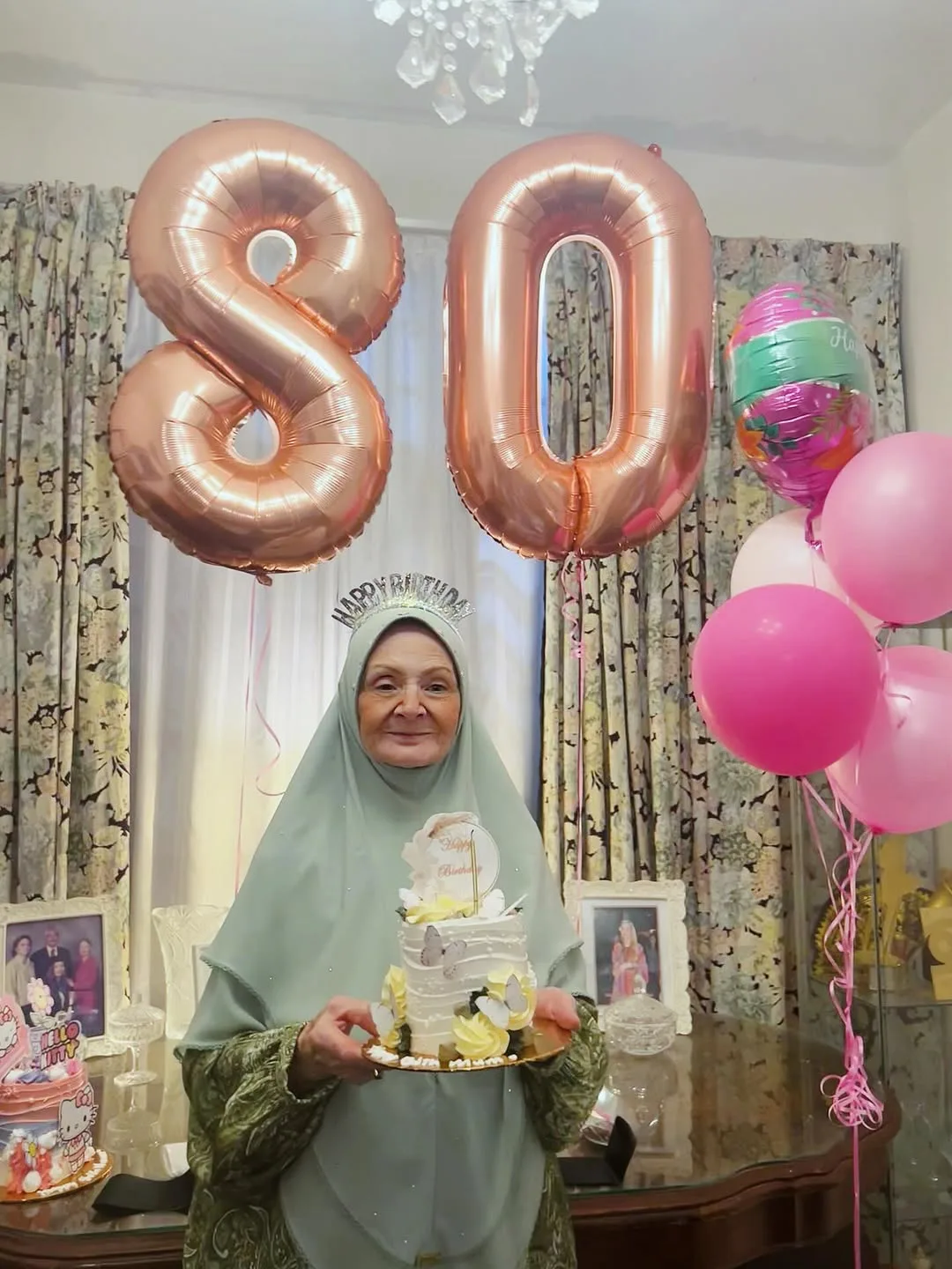 Ratu Hati Sasha Saidin Sambut Hari Lahir Ke-80, Terserlah Wajah Gembira Mentua Che Ta Ini Diraikan Anak & Cucu Tersayang!