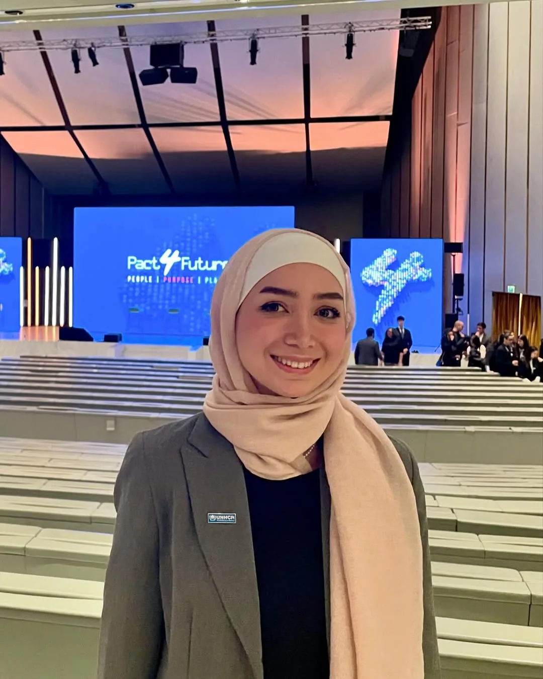 Cipta Sejarah Wanita Syria Pertama Jadi Pilot, Kejayaan Maya Ghazal Tarik Perhatian Dunia & Kini Bergelar Isteri!