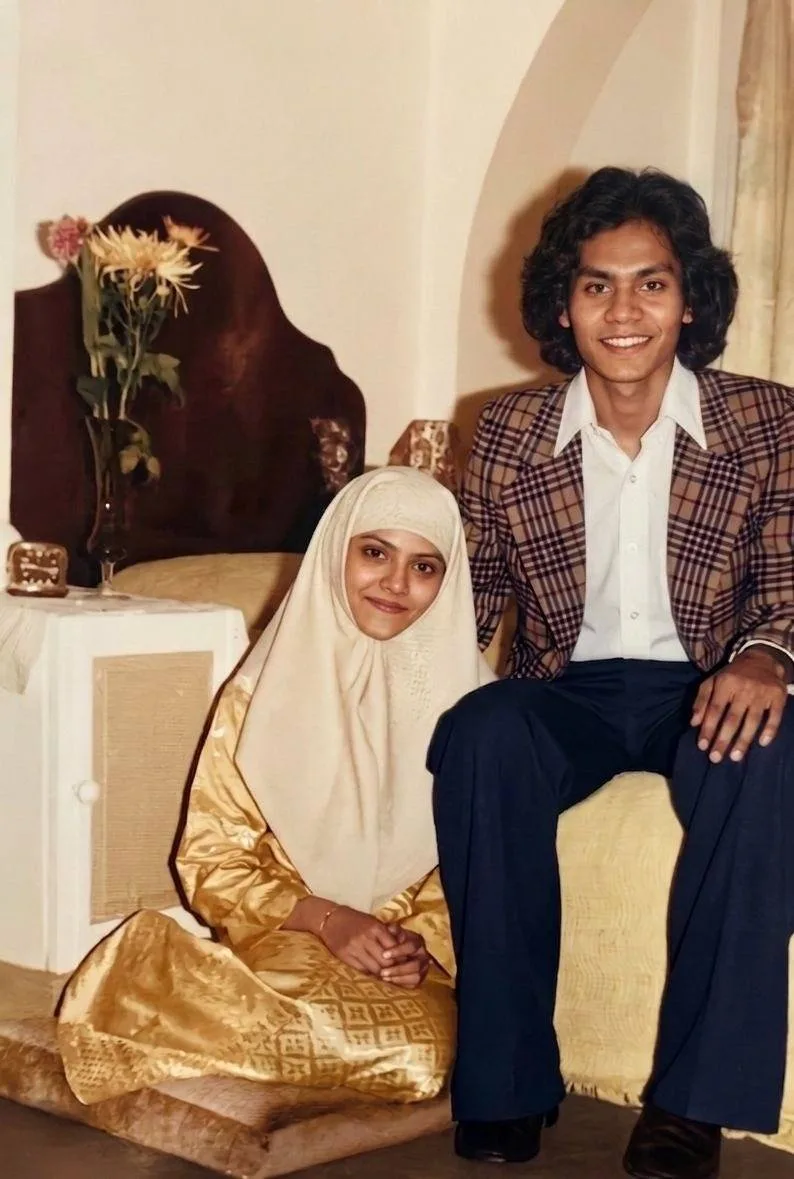 Isteri Menteri Kesihatan, Datin Seri Azlin Hezri Bahagia Layari 50 Tahun Usia Perkahwinan & Terima Ucapan Romantis
