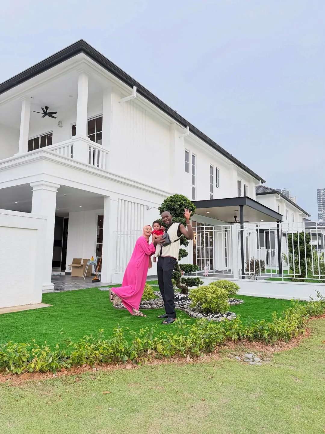 Rezeki Melimpah Ruah Sejak Anak Lahir, Fila Amir Luah Rasa Syukur Kini Miliki Mahligai Impian Di Samping Suami Penyayang!