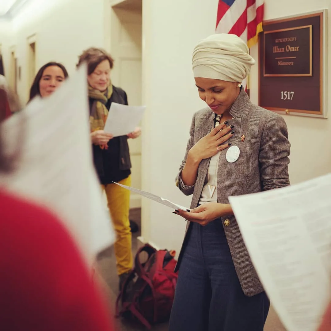 Lantang Kritik Donald Trump, Ilhan Omar Wanita Islam Pertama Jadi Anggota Kongres Amerika Syarikat!
