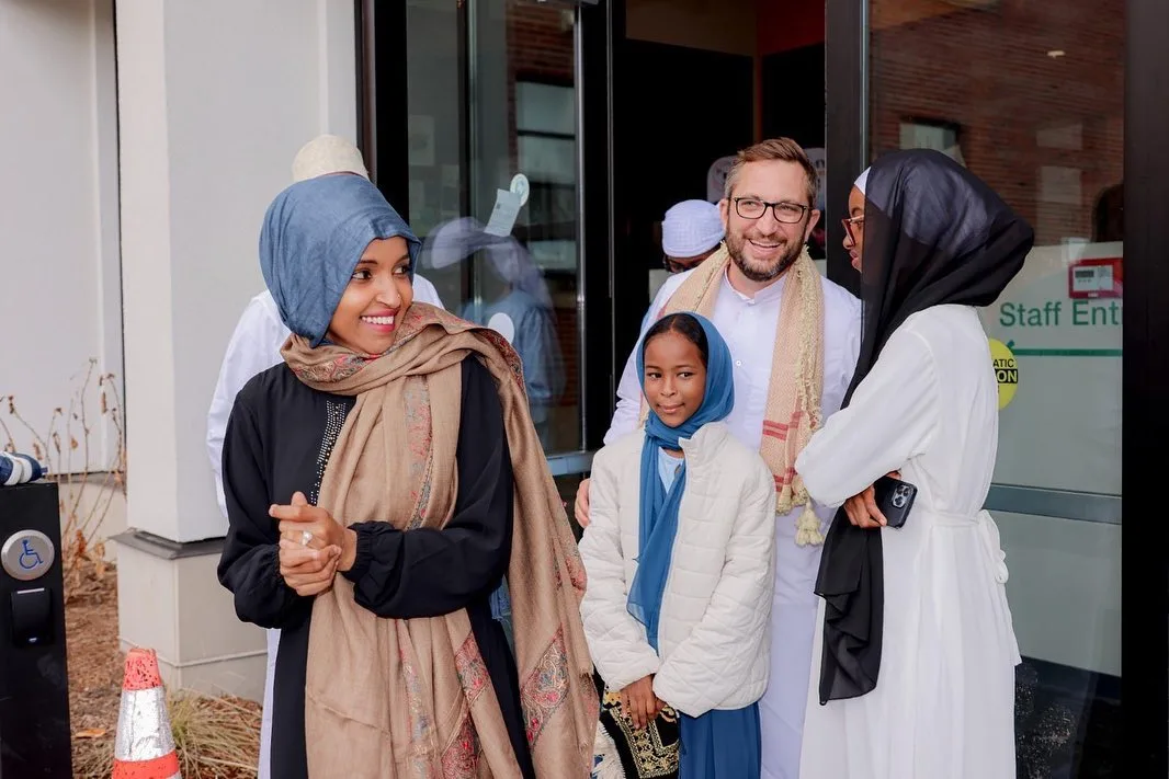 Lantang Kritik Donald Trump, Ilhan Omar Wanita Islam Pertama Jadi Anggota Kongres Amerika Syarikat!