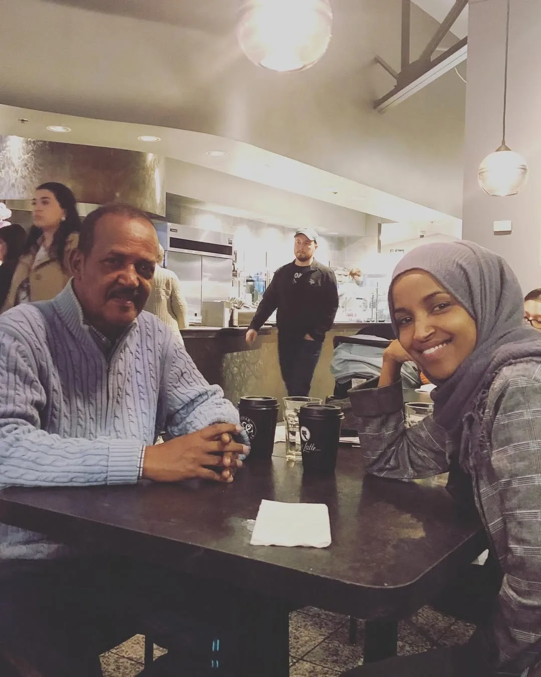 Lantang Kritik Donald Trump, Ilhan Omar Wanita Islam Pertama Jadi Anggota Kongres Amerika Syarikat!