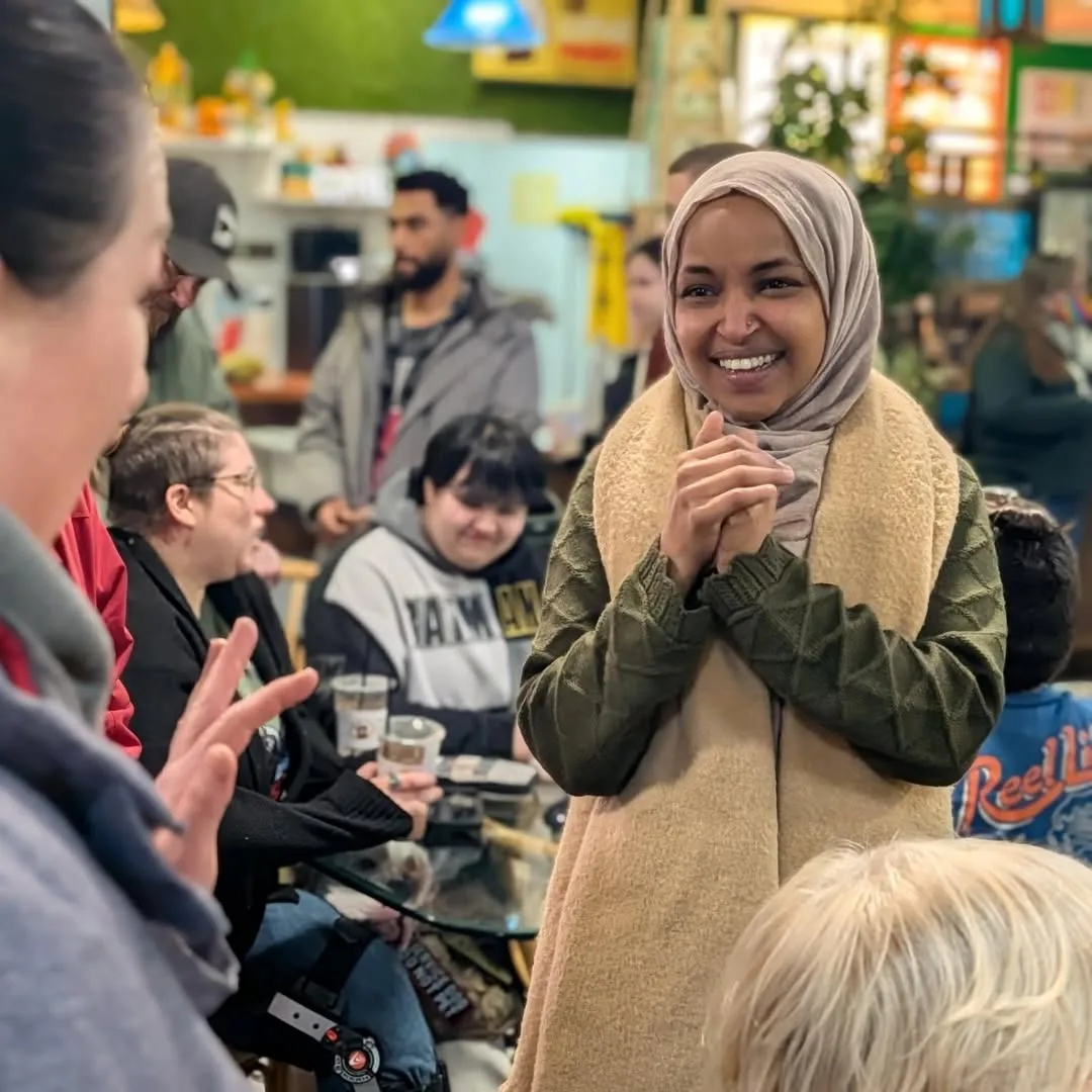 Lantang Kritik Donald Trump, Ilhan Omar Wanita Islam Pertama Jadi Anggota Kongres Amerika Syarikat!