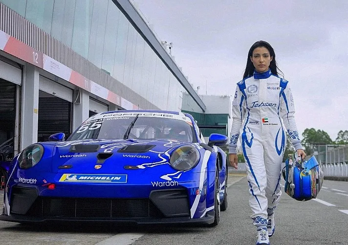 Amna Al Qubaisi, Pelumba Wanita UAE Pertama Pecah Rekod Dunia Permotoran Pada Usia 26!