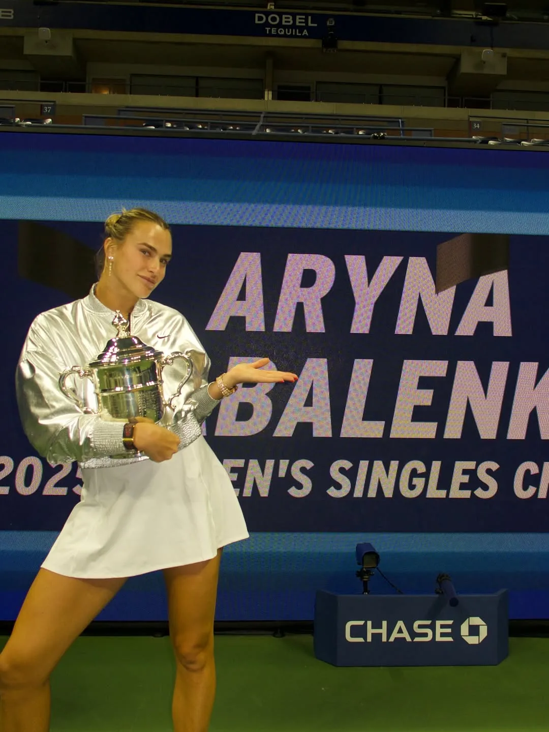 Miliki Ketinggian 182 cm & Mendiang Bapa Atlet Hoki Ais, Aryna Sabalenka Dinobat ‘Sportswoman of The Year’!