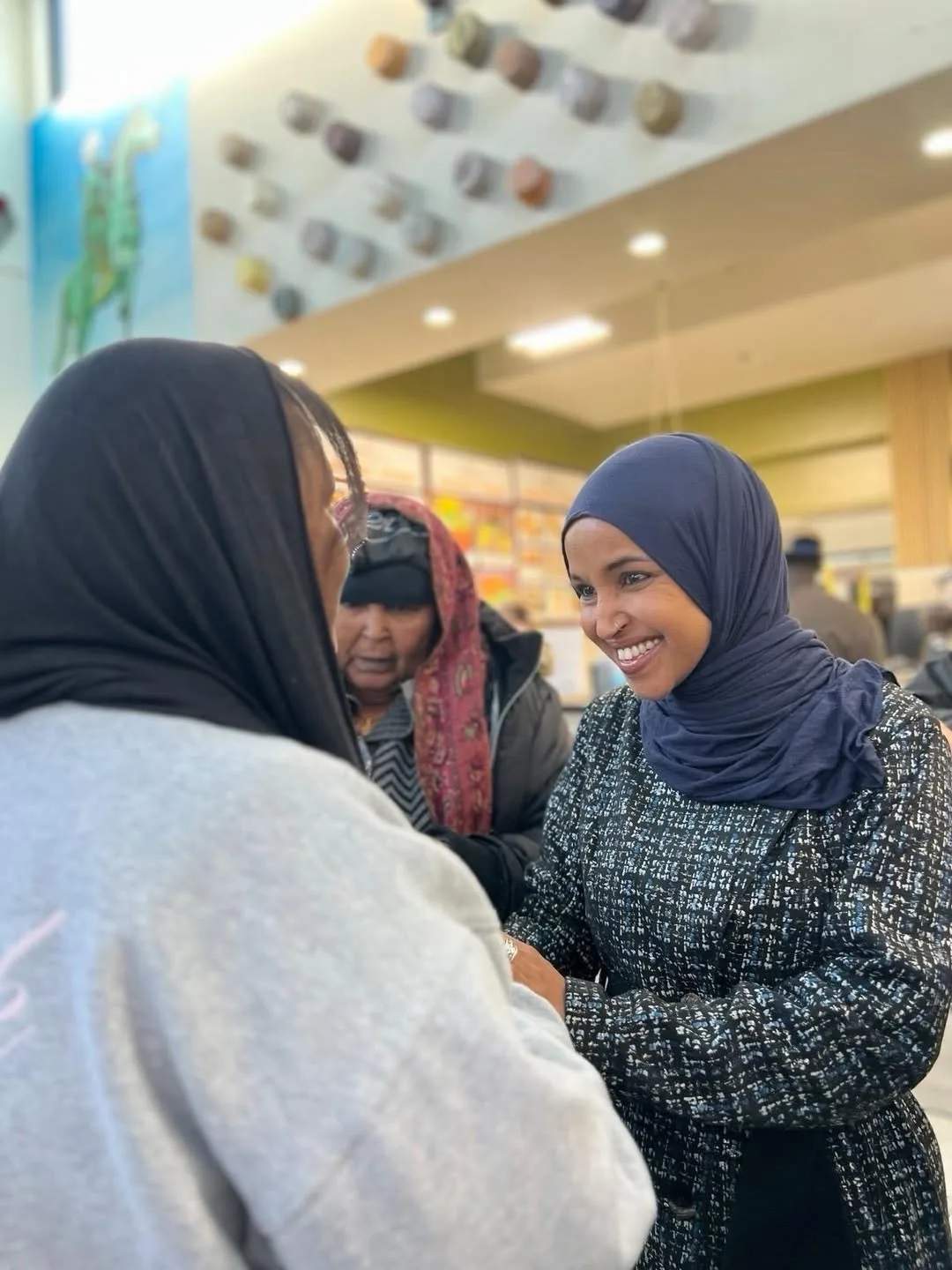 Lantang Kritik Donald Trump, Ilhan Omar Wanita Islam Pertama Jadi Anggota Kongres Amerika Syarikat!