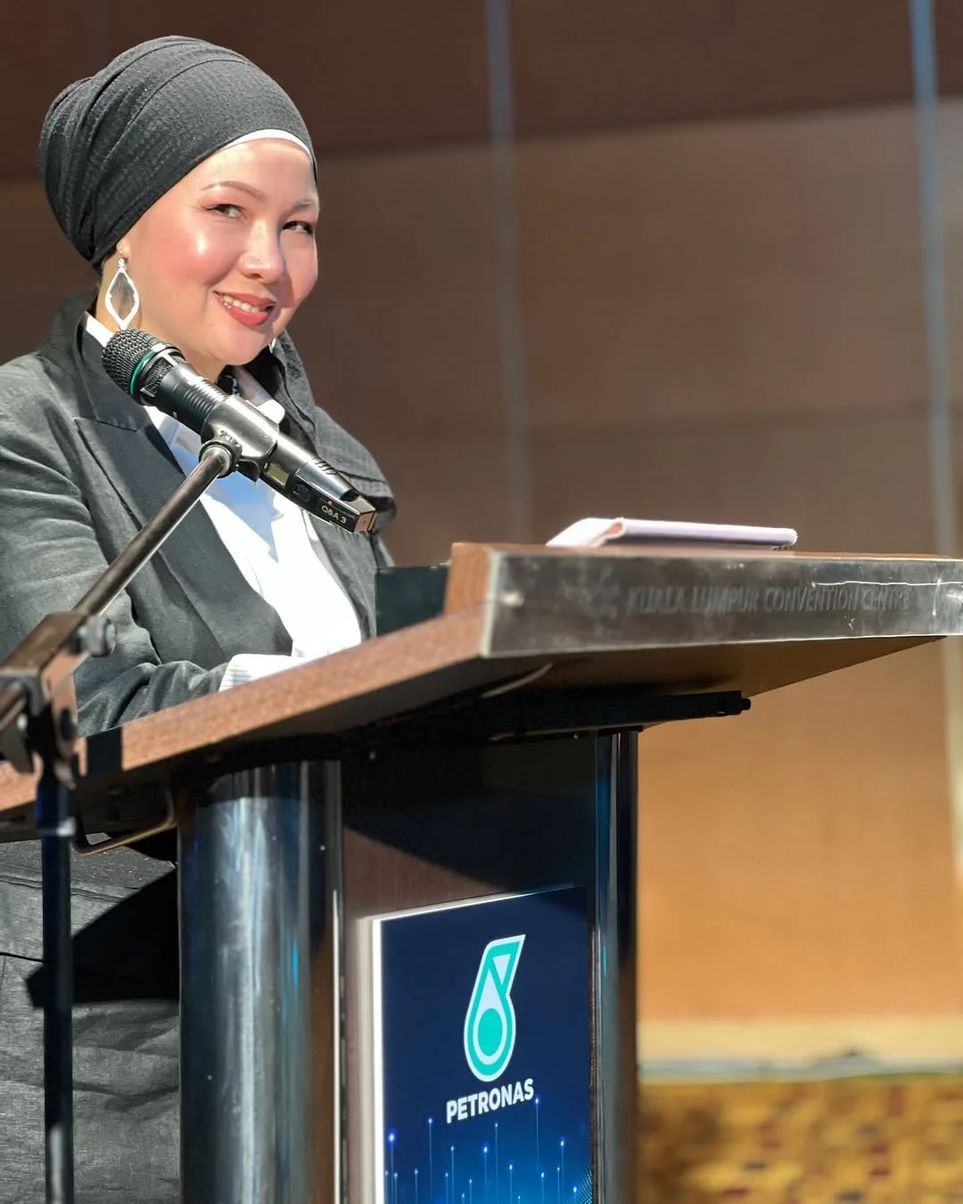 “Dia Sangat Sabar Ajar Saya,” Sheahnee Iman Lee Imbau Momen Awal Kahwin Dengan Naz Rahman, Kini Bahagia Ada 3 Anak!