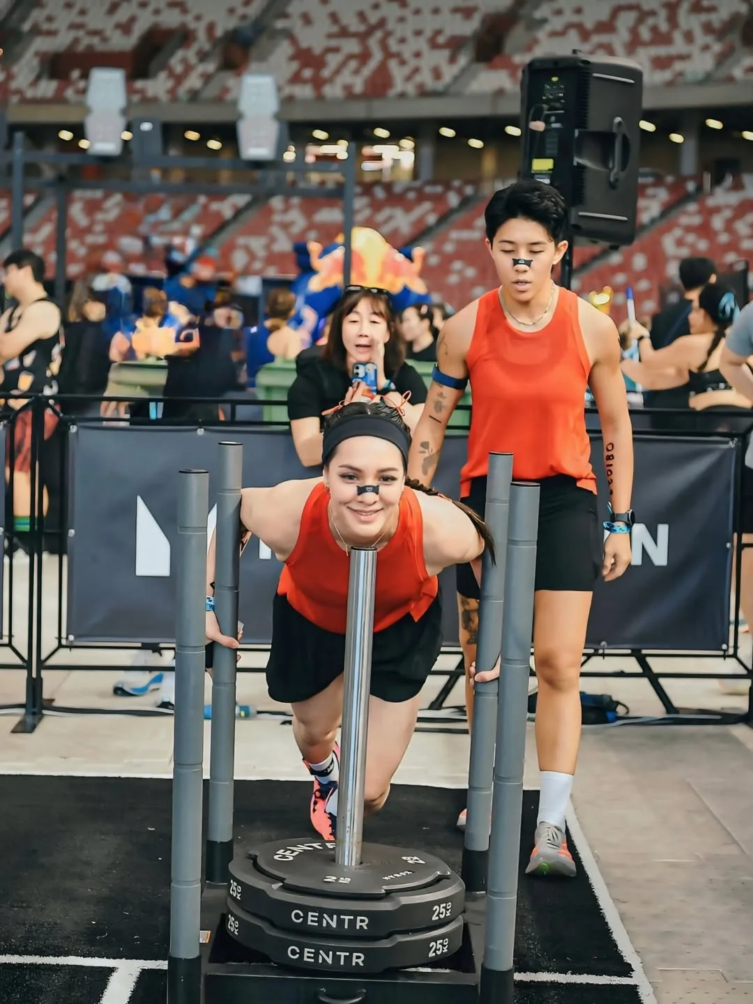 Nadia Annuar Bukti Kekuatan Diri Di HYROX Singapura, Kagum Tahap Fitness Usia 42 Tahun! 16 Nadia Annuar Bukti Kekuatan Diri Di HYROX Singapura, Kagum Tahap Fitness Usia 42 Tahun!