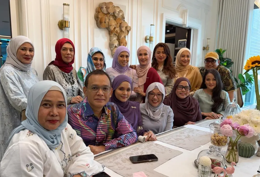 Wajah Anggun Zakiah Anas, Penampilan Figura Ini Dirindui & Sambutan Raya Bersama Bekas Personaliti TV Raih Tumpuan!