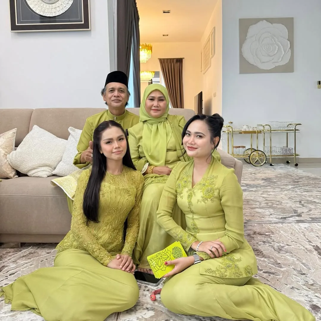 Sering Tersenyum & Mesra, Populariti Anak Kian Meningkat Eina Astillah Selesa Low Profile!