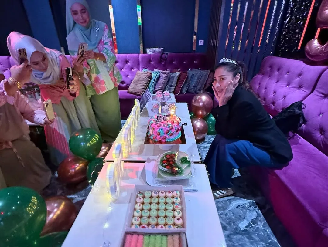 “Officially 50!” Macam Tak Menua, Rita Rudaini Tampil Awet Muda Sambut Ulang Tahun Kelahiran Ke-50