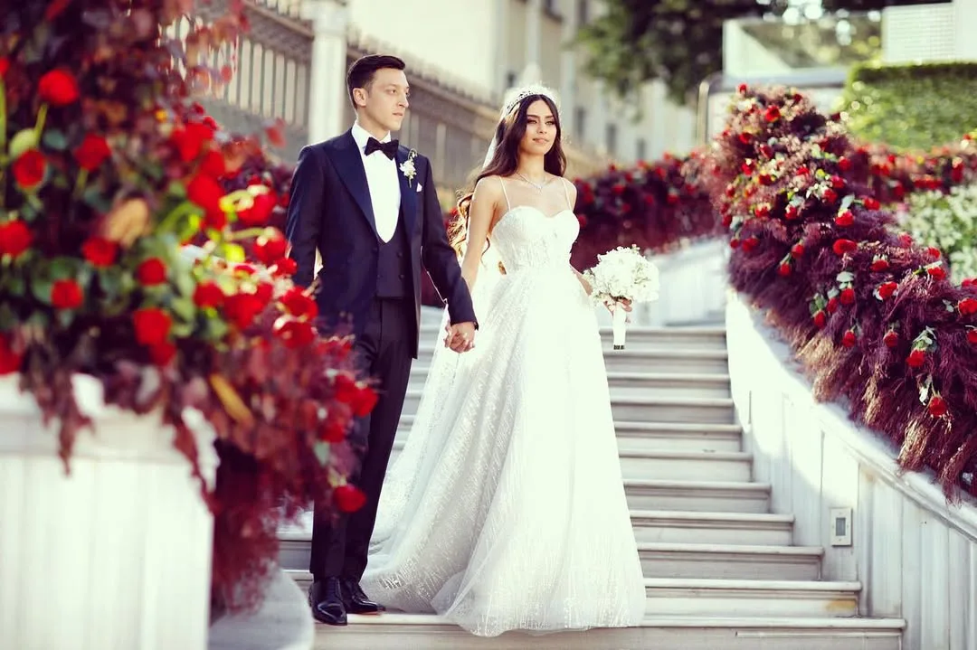 Kahwin Ratu Cantik Turkiye & Timang Anak Lagi, Mesut Ozil Kini Bapa 3 Anak Perempuan!