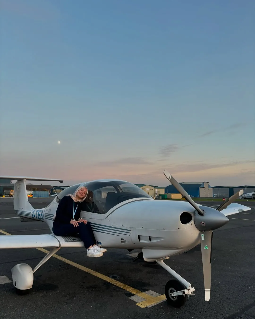 Cipta Sejarah Wanita Syria Pertama Jadi Pilot, Kejayaan Maya Ghazal Tarik Perhatian Dunia & Kini Bergelar Isteri!