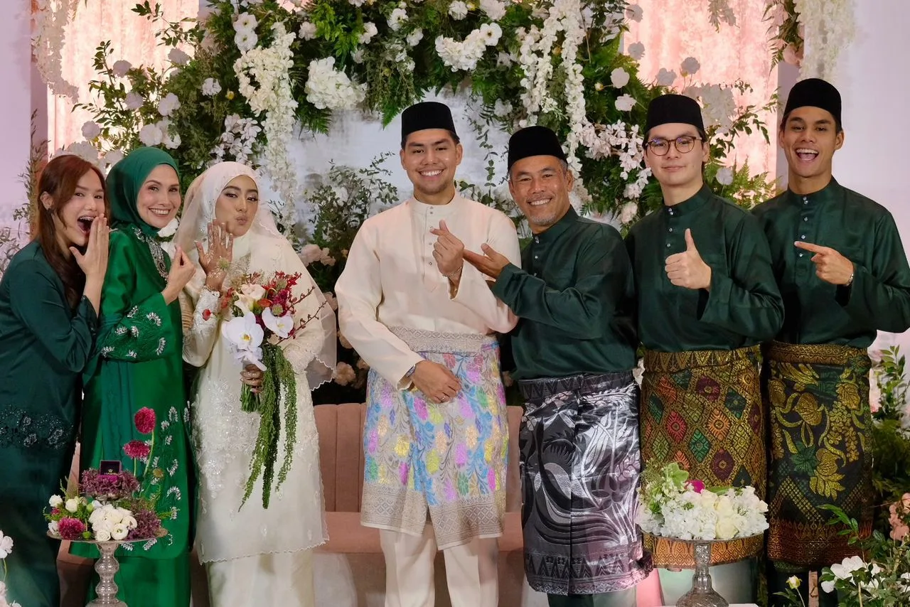 Gorgeous Mom! Bakal Terima Menantu, Wan Khatijah Syukur & Rasa Macam ‘Mimpi’ Saksi Pertunangan Anak Sulung