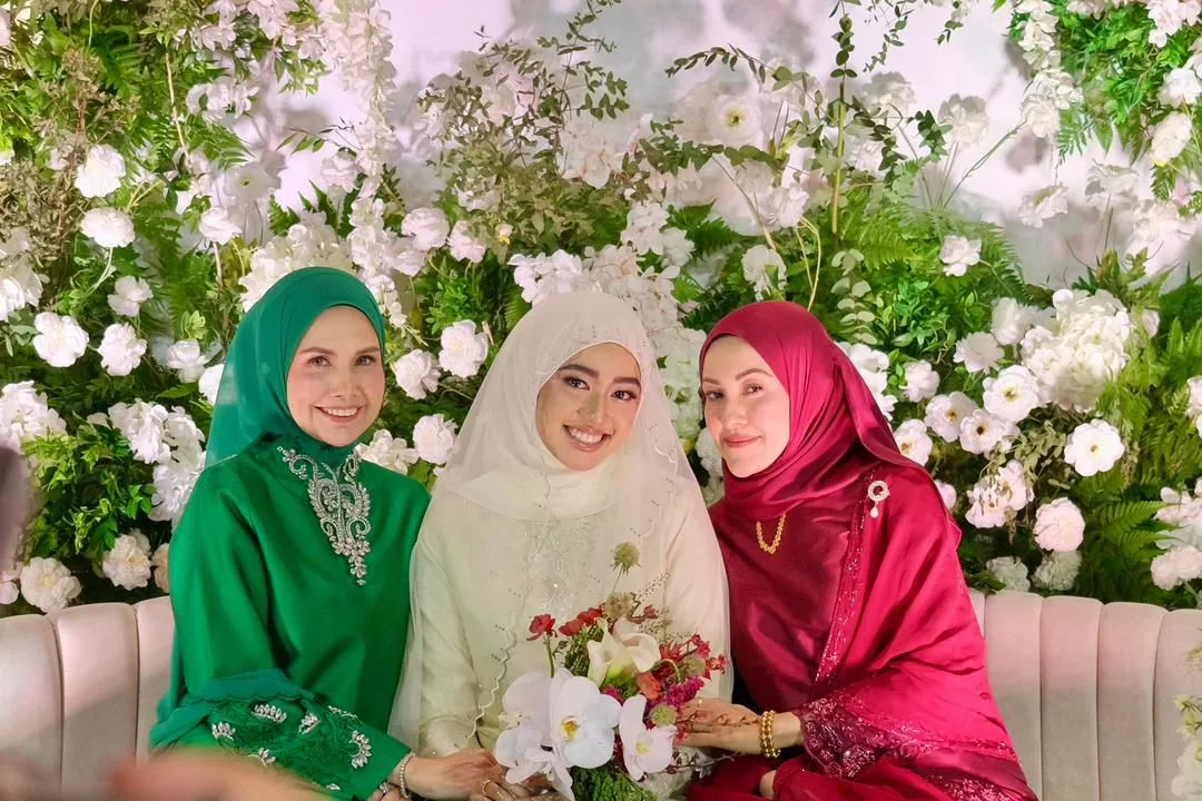Gorgeous Mom! Bakal Terima Menantu, Wan Khatijah Syukur & Rasa Macam ‘Mimpi’ Saksi Pertunangan Anak Sulung