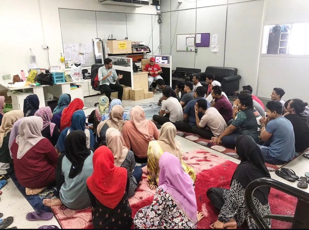 Anak Sulung Arwah Faziani Rohban, Iqbar Hakim Jasman & Keluarga Terajui Dnars Selepas Tragedi