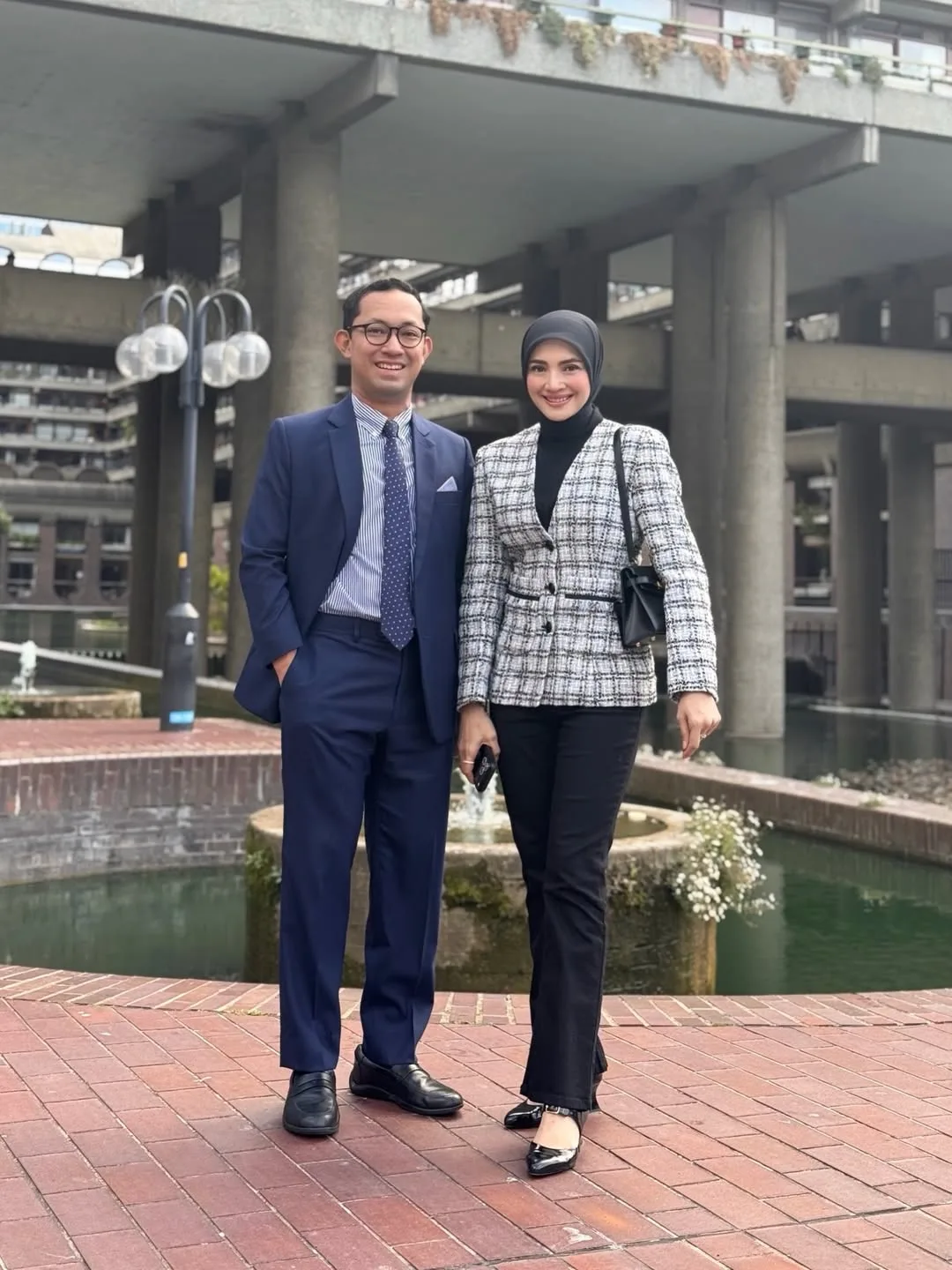 Dr. Yusrizam Sharifuddin Genggam Sarjana Undang-Undang di London, Abang Sulung Fazura Insan Hebat & Genius!