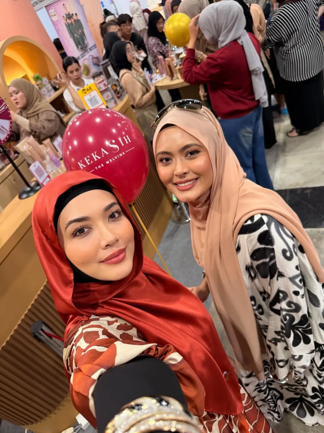 Syafiqa Melvin Sibuk Uruskan 2 Bayi Serentak, Lepas Berpantang Dah Turun Padang Berniaga! 9 Syafiqa Melvin Sibuk Uruskan 2 Bayi Serentak, Lepas Berpantang Dah Turun Padang Berniaga!