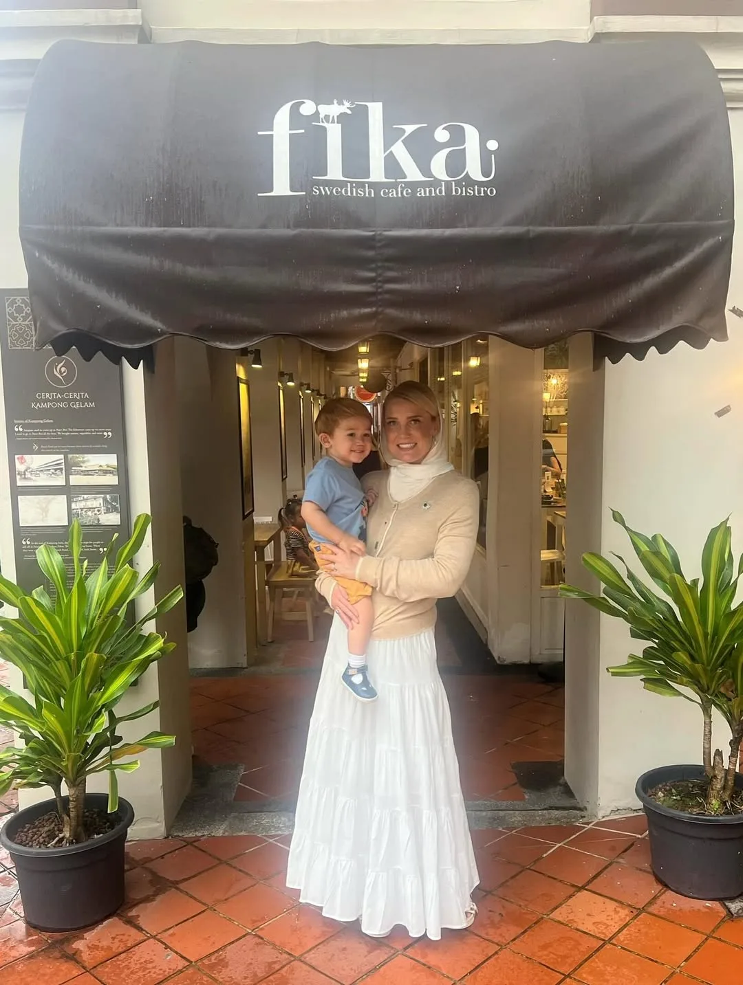 Usia Perkahwinan Cecah 7 Tahun, Che Puan Sofie Bahagia Dikurnia Suami & Bapa Terbaik Untuk Anak Tersayang!