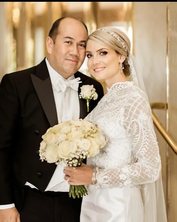 Usia Perkahwinan Cecah 7 Tahun, Che Puan Sofie Bahagia Dikurnia Suami & Bapa Terbaik Untuk Anak Tersayang!