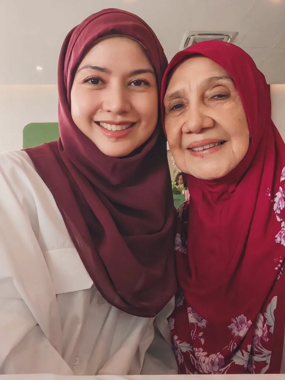 Rai Birthday Ratu Hati Kesayangan, Datin Lisa Surihani Titip Ucapan Bermakna Buat Ibu Siti Amira!