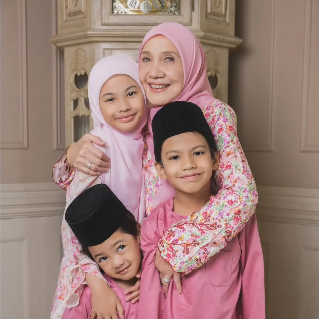 Rai Birthday Ratu Hati Kesayangan, Datin Lisa Surihani Titip Ucapan Bermakna Buat Ibu Siti Amira!