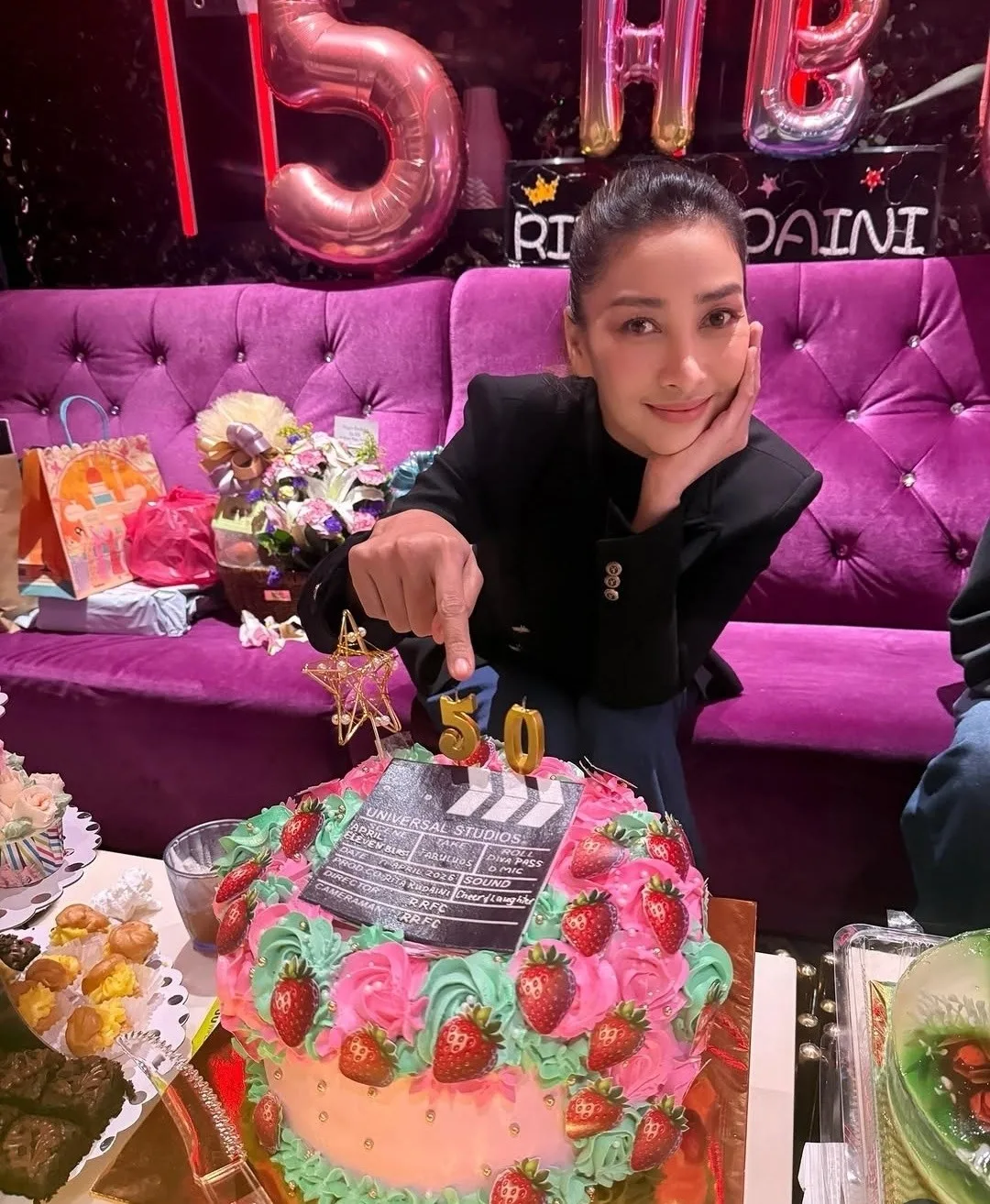 “Officially 50!” Macam Tak Menua, Rita Rudaini Tampil Awet Muda Sambut Ulang Tahun Kelahiran Ke-50