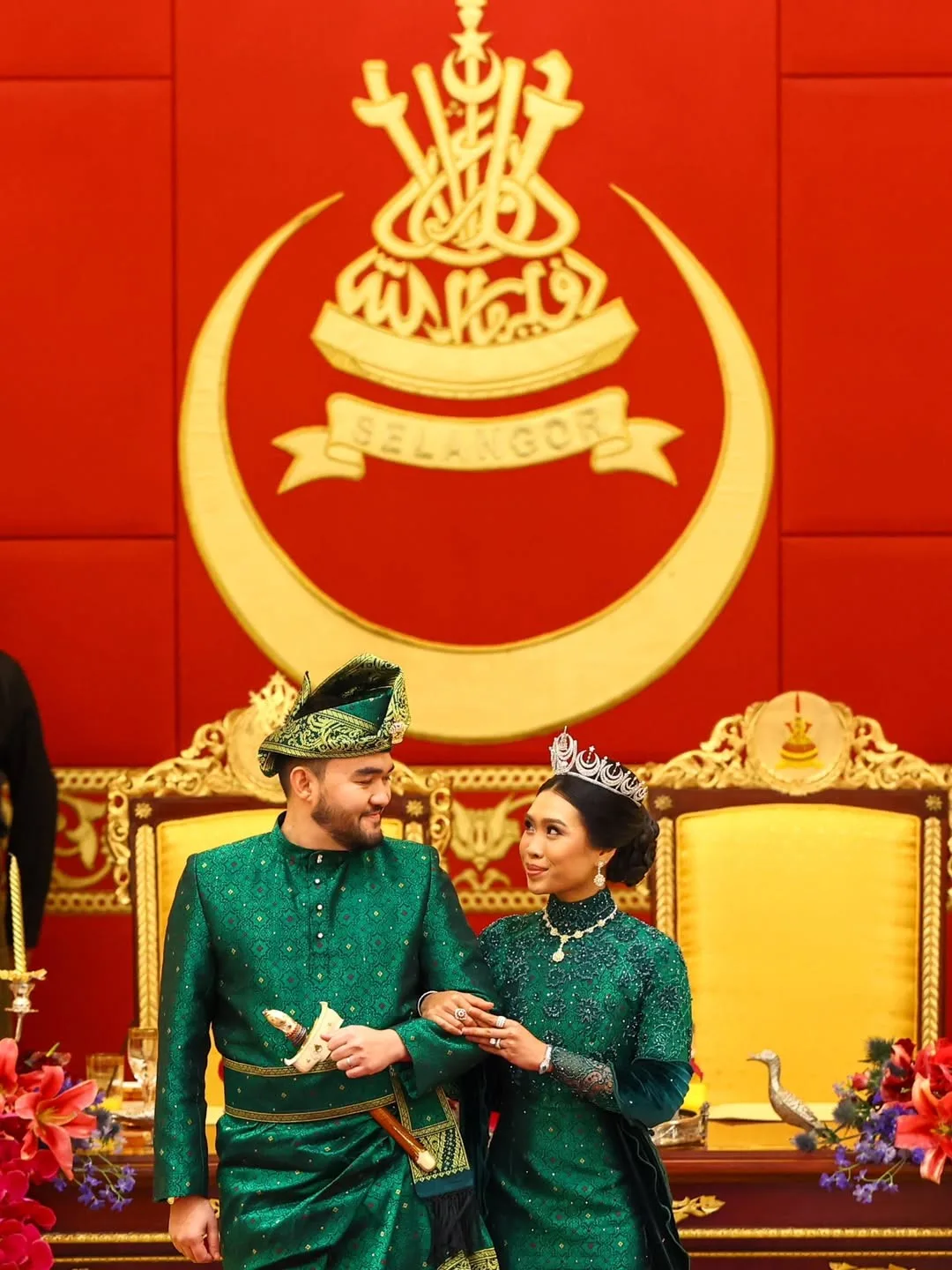 "Happy Birthday My Dearest,” Pertama Kali Rai Hari Lahir Datin Paduka Seri Afzaa Fadini, Tengku Amir Shah Titip Ucapan Buat Permaisuri Hati! 10 “Happy Birthday My Dearest,” Pertama Kali Rai Hari Lahir Datin Paduka Seri Afzaa Fadini, Tengku Amir Shah Titip Ucapan Buat Permaisuri Hati!