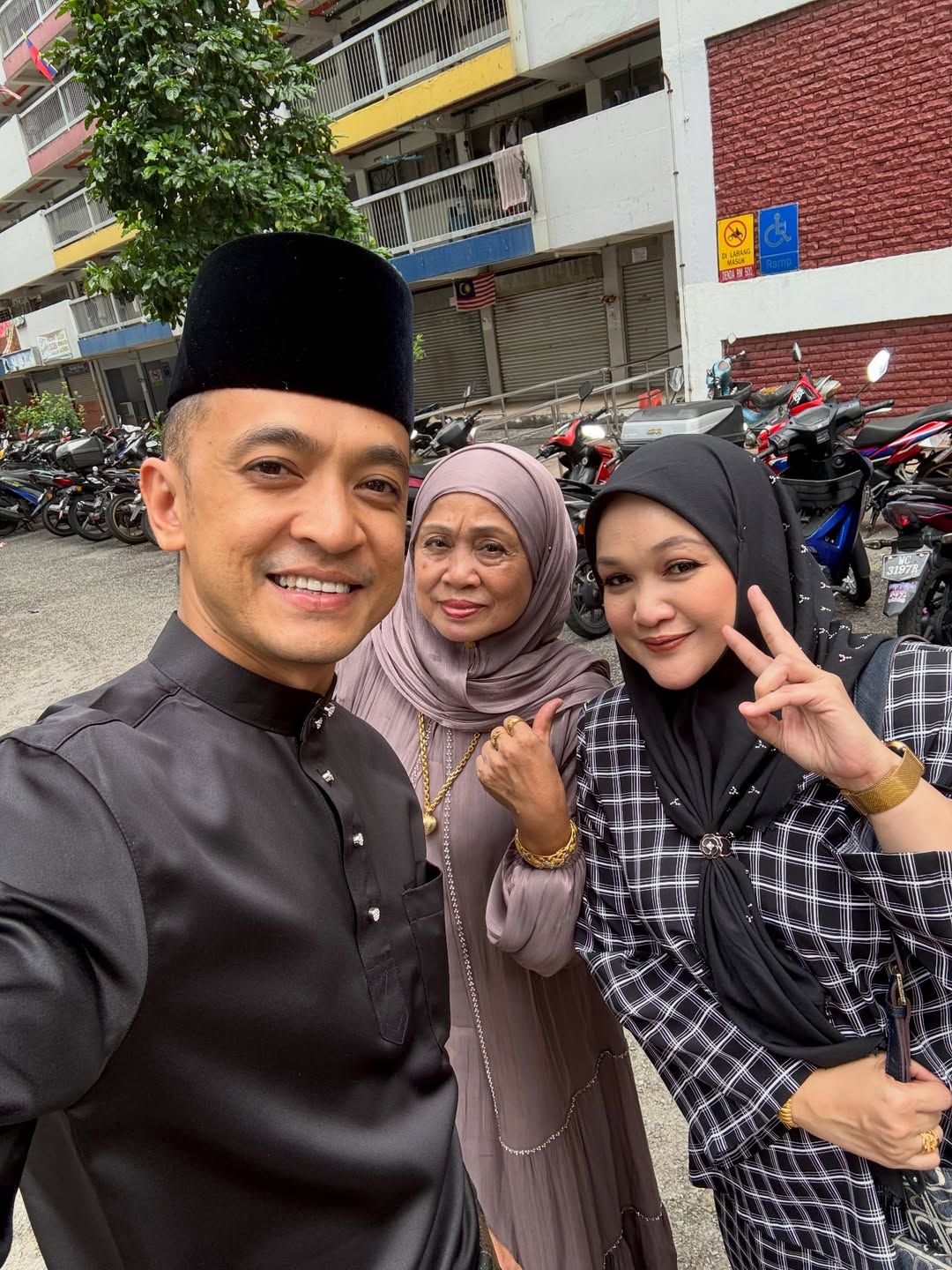 “Ibu Bawa Saya Pergi Pertandingan Nyanyian,” Tomok Kenang Memori Waktu Kecil & Cetus Impian Jadi Penyanyi!