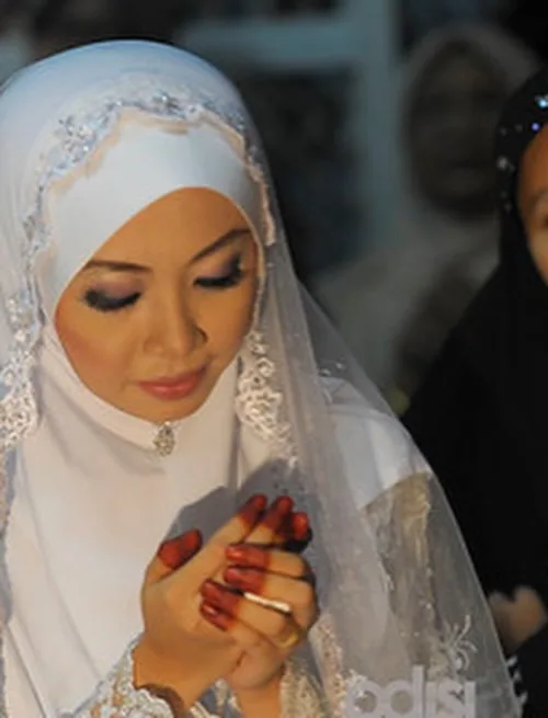 “Dia Dahulukan Saya Dalam Setiap Doanya,” Fedtri Yahya Hargai Kasih Sayang Isteri & Bahagia 15 Tahun Layari Perkahwinan