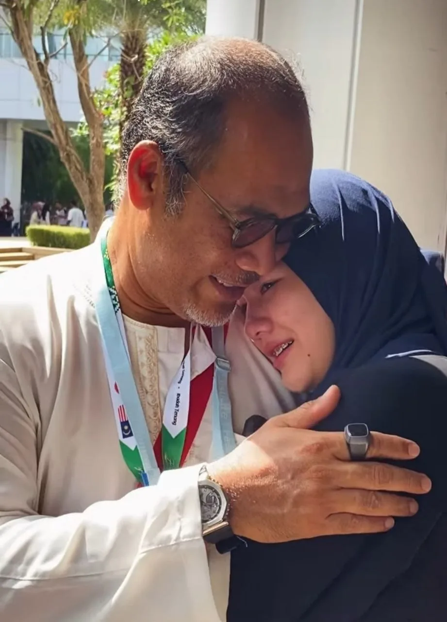 “Saya & Isteri Berangkat Ke Tanah Suci,” Tunai Ibadah Haji, Azlisham Ibrahim & Wan Khatijah Mohon Maaf Serta Doa Dipermudah Urusan!