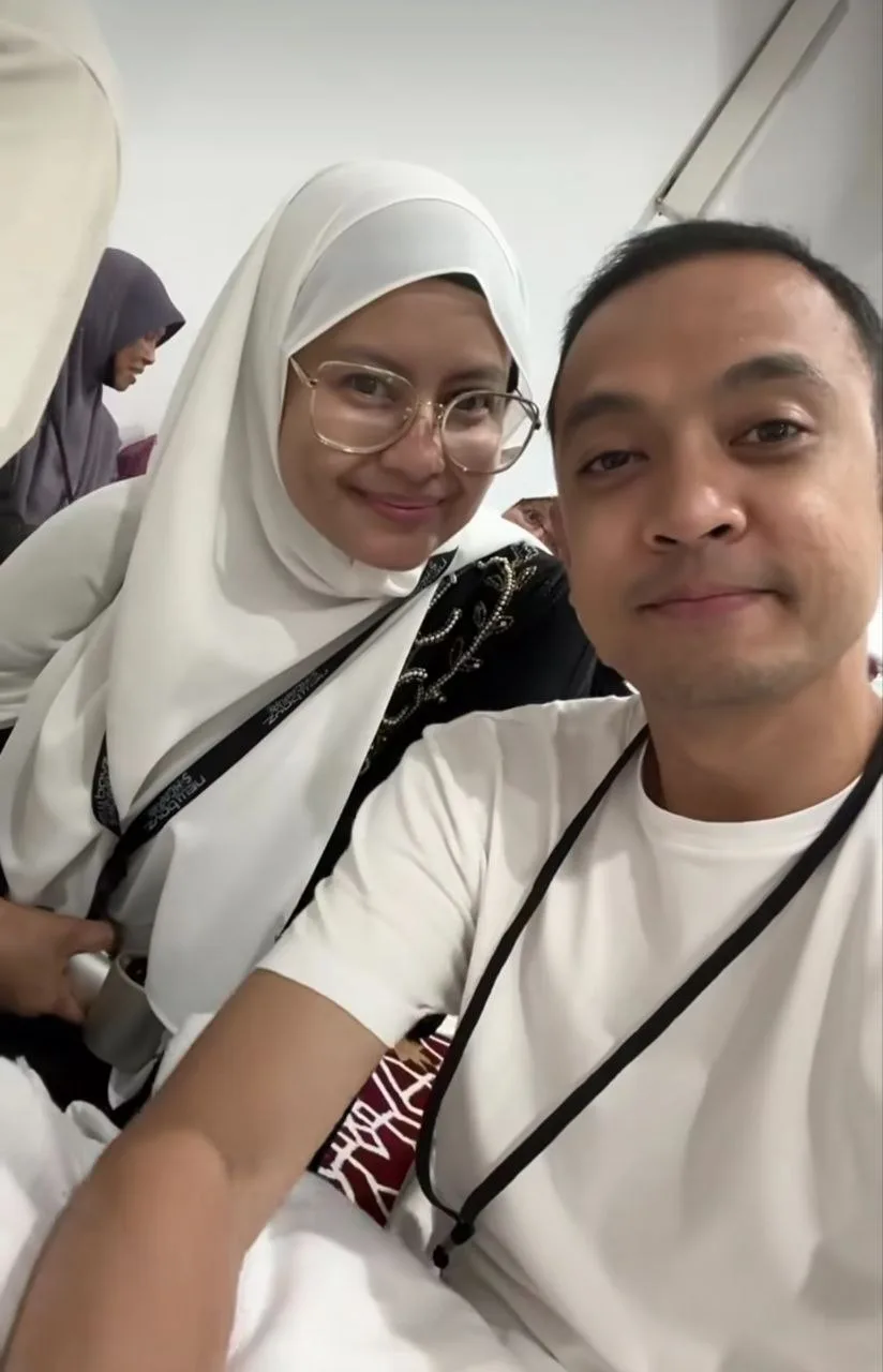 Terima Jemputan Sebagai Duyufurrahman, Tomok & Ayu Abas Berangkat Ke Tanah Suci Bagi Menunaikan Haji!