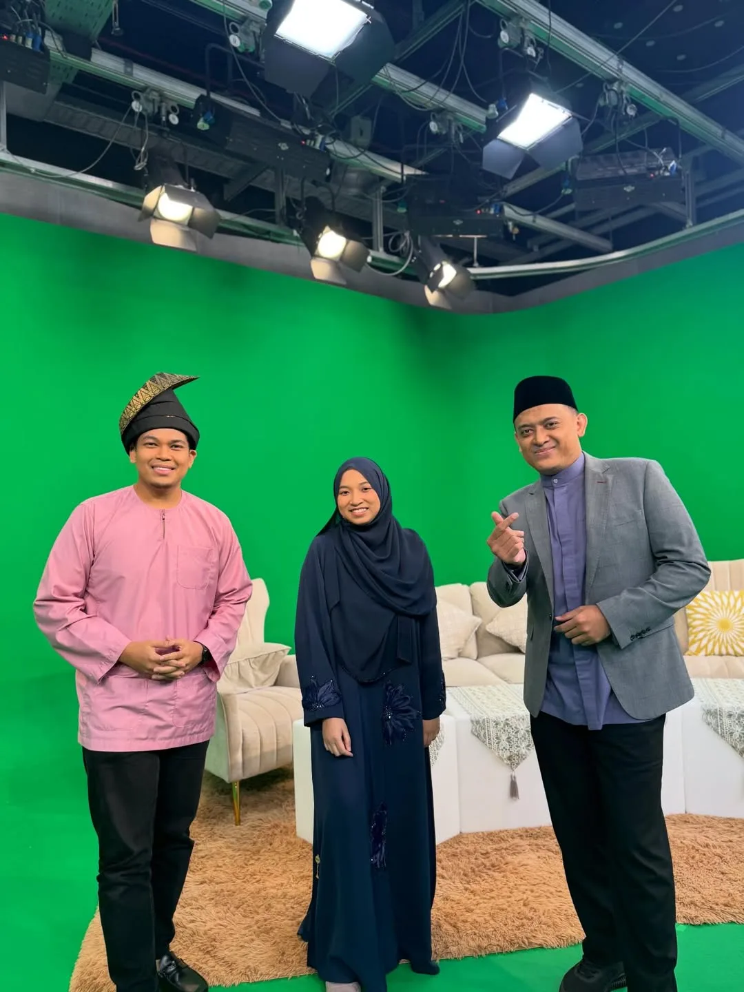 Aktif Bisnes Sambil Belajar, Farhatul Fairuzah Terima Anugerah Keusahawanan Kementerian Pendidikan Tinggi!