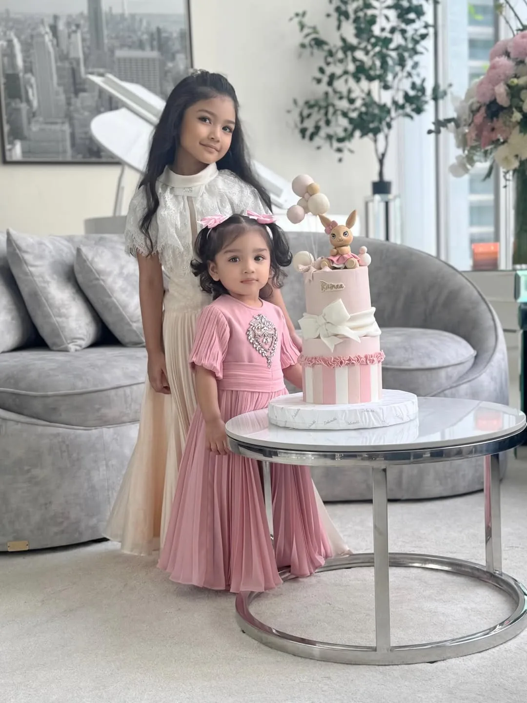Gelagat Comel Rainaa Tarik Perhatian, Anak Perempuan Rizman Nordin & Nurida Suraya Cecah Usia 2 Tahun!