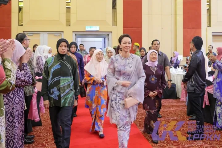 Raja Permaisuri Perak Tuanku Zara Salim Anggun Usia 53 Tahun, Suri Hati Sultan Perak Ini Cicit Sultan Kedah Ke-24!