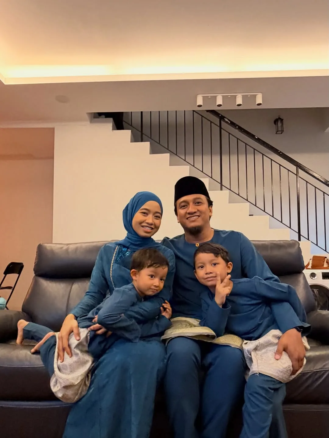 “Selamat Jalan Kesayanganku!” Perit ‘Hilang’ Ayah, Afiqah Jalil Imbau Momen Indah Bersama Arwah Jalil Hamid 17 “Selamat Jalan Kesayanganku!” Perit ‘Hilang’ Ayah, Afiqah Jalil Imbau Momen Indah Bersama Arwah Jalil Hamid