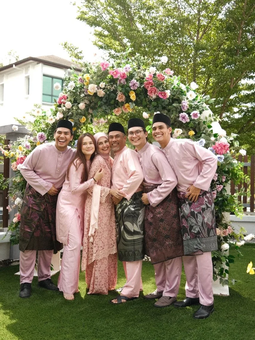 “Saya & Isteri Berangkat Ke Tanah Suci,” Tunai Ibadah Haji, Azlisham Ibrahim & Wan Khatijah Mohon Maaf Serta Doa Dipermudah Urusan!