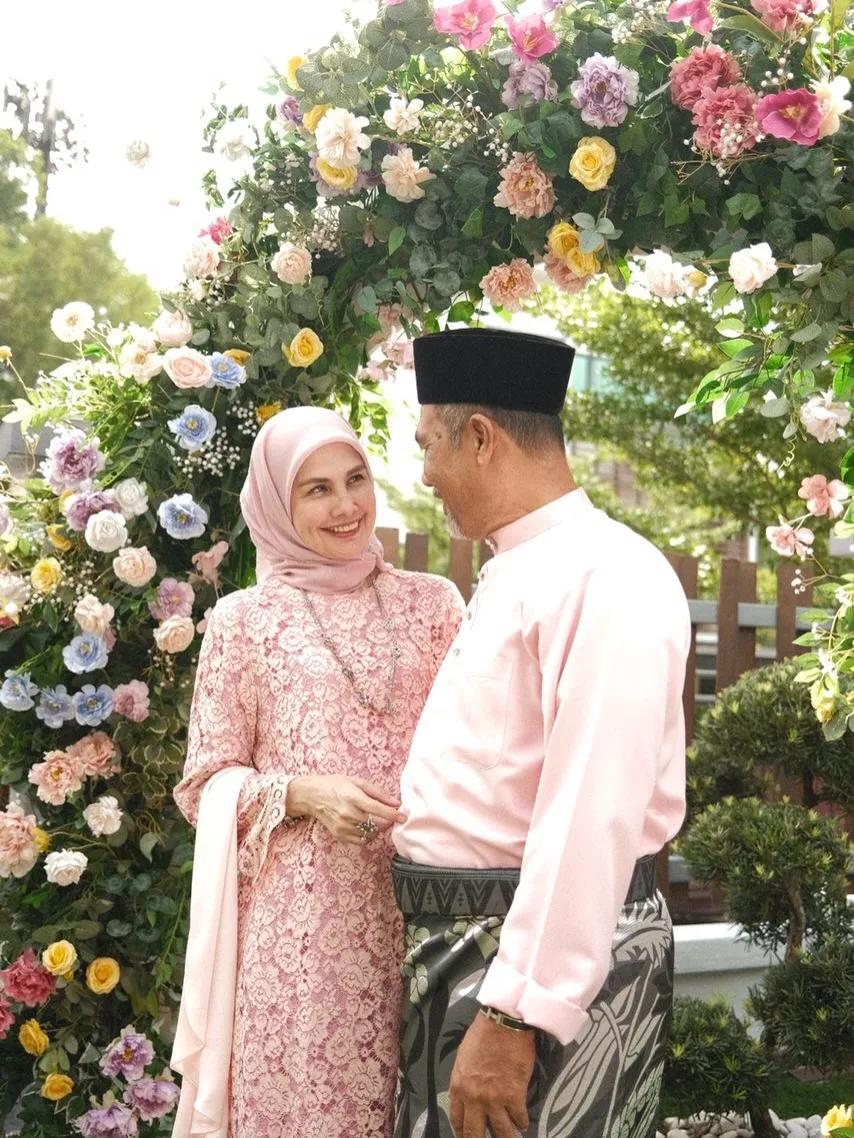 “Saya & Isteri Berangkat Ke Tanah Suci,” Tunai Ibadah Haji, Azlisham Ibrahim & Wan Khatijah Mohon Maaf Serta Doa Dipermudah Urusan!