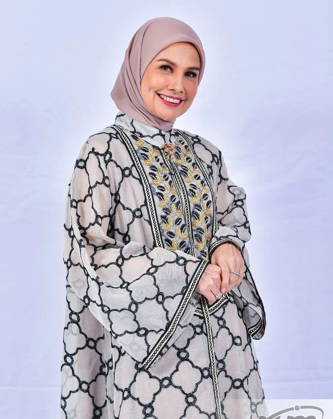 “Saya & Isteri Berangkat Ke Tanah Suci,” Tunai Ibadah Haji, Azlisham Ibrahim & Wan Khatijah Mohon Maaf Serta Doa Dipermudah Urusan!