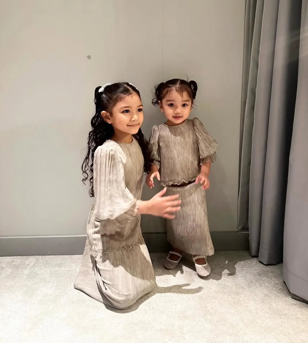 Gelagat Comel Rainaa Tarik Perhatian, Anak Perempuan Rizman Nordin & Nurida Suraya Cecah Usia 2 Tahun!