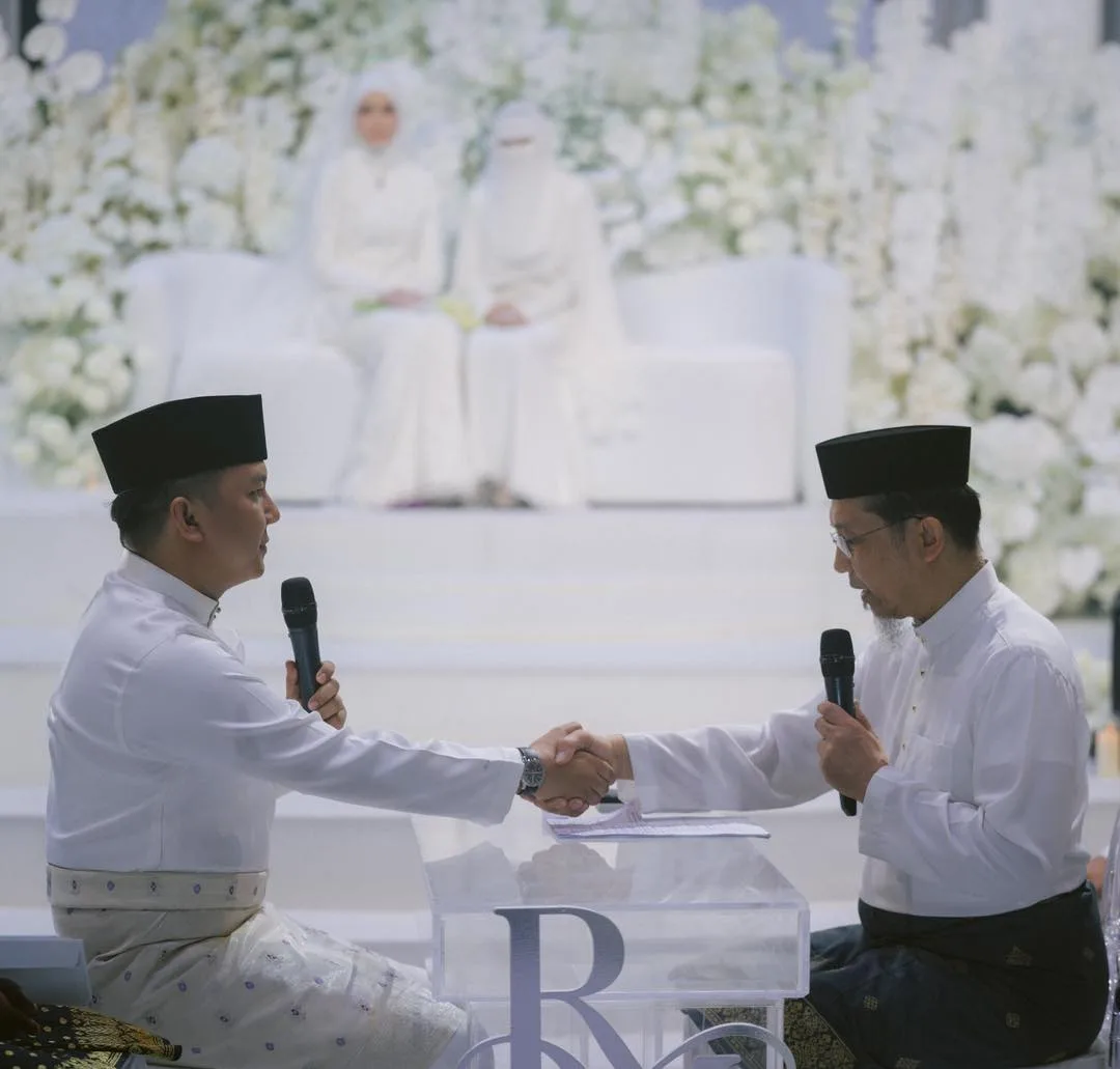 Hantaran ‘Pokok Emas Sakura Ungu’ Sempena Perkahwinan Radin & Mira Raih Tumpuan, Siap Ada Gold Bar!