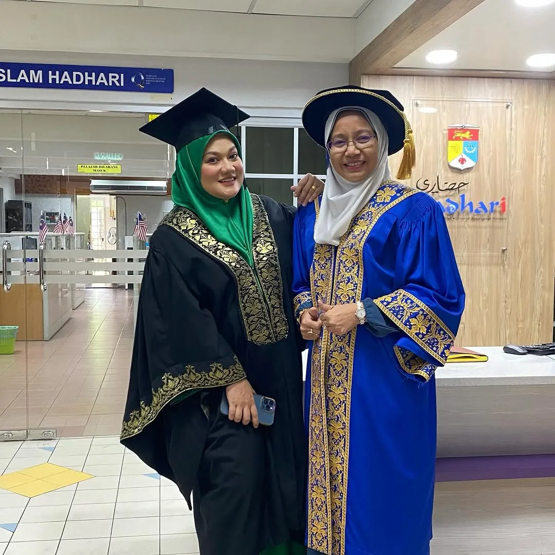Aura Bekas Personaliti TV Hazlin Hussain, Graduan Sarjana Al-Quran Ini Serba Boleh & Pamer Bakat Menjahit!