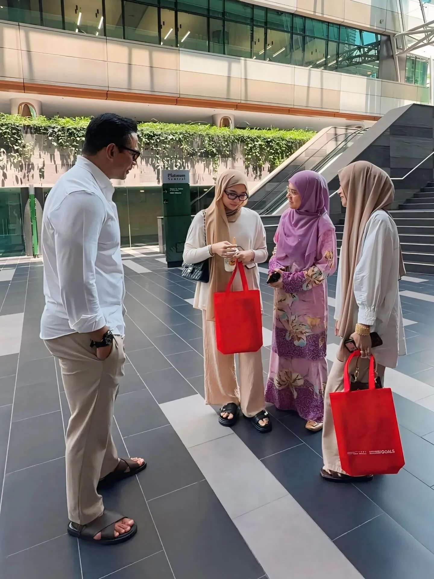 Anak Norman Hakim, Marissa Dania & Maria Danisha Sambung Belajar Di Universiti 9 Anak Norman Hakim, Marissa Dania & Maria Danisha Sambung Belajar Di Universiti