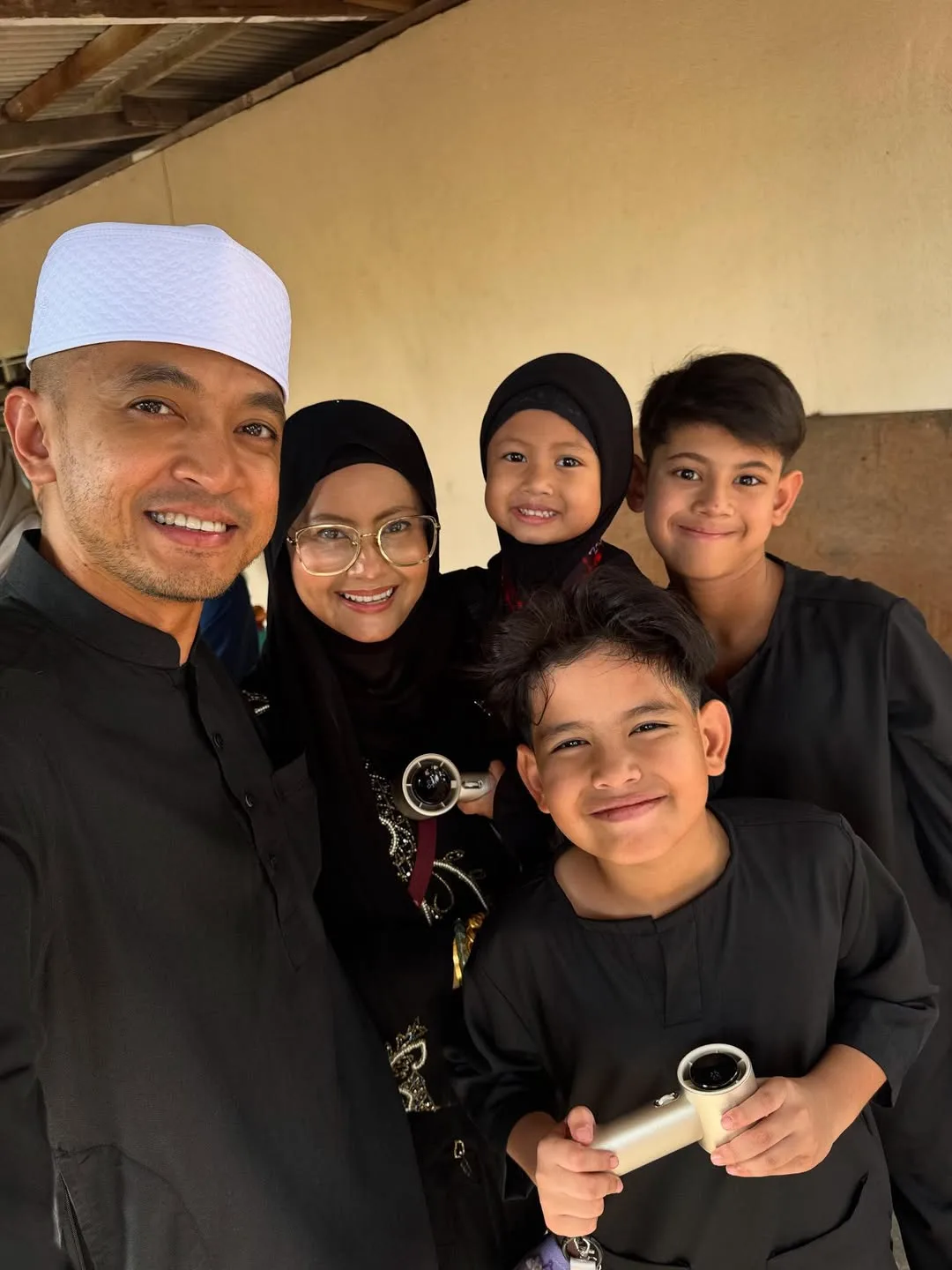 Terima Jemputan Sebagai Duyufurrahman, Tomok & Ayu Abas Berangkat Ke Tanah Suci Bagi Menunaikan Haji! 19 Terima Jemputan Sebagai Duyufurrahman, Tomok & Ayu Abas Berangkat Ke Tanah Suci Bagi Menunaikan Haji!