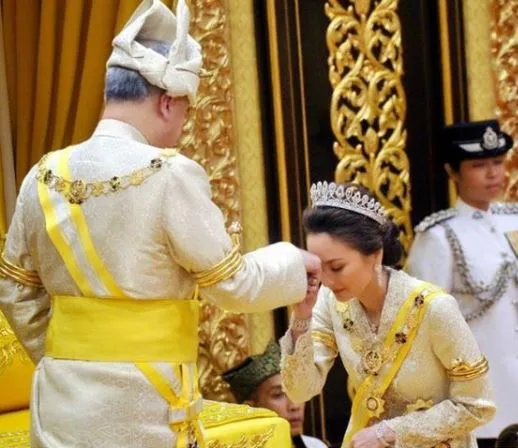 Raja Permaisuri Perak Tuanku Zara Salim Anggun Usia 53 Tahun, Suri Hati Sultan Perak Ini Cicit Sultan Kedah Ke-24!