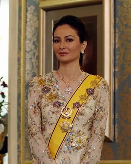 Raja Permaisuri Perak Tuanku Zara Salim Anggun Usia 53 Tahun, Suri Hati Sultan Perak Ini Cicit Sultan Kedah Ke-24! 12 Raja Permaisuri Perak Tuanku Zara Salim Anggun Usia 53 Tahun, Suri Hati Sultan Perak Ini Cicit Sultan Kedah Ke-24!