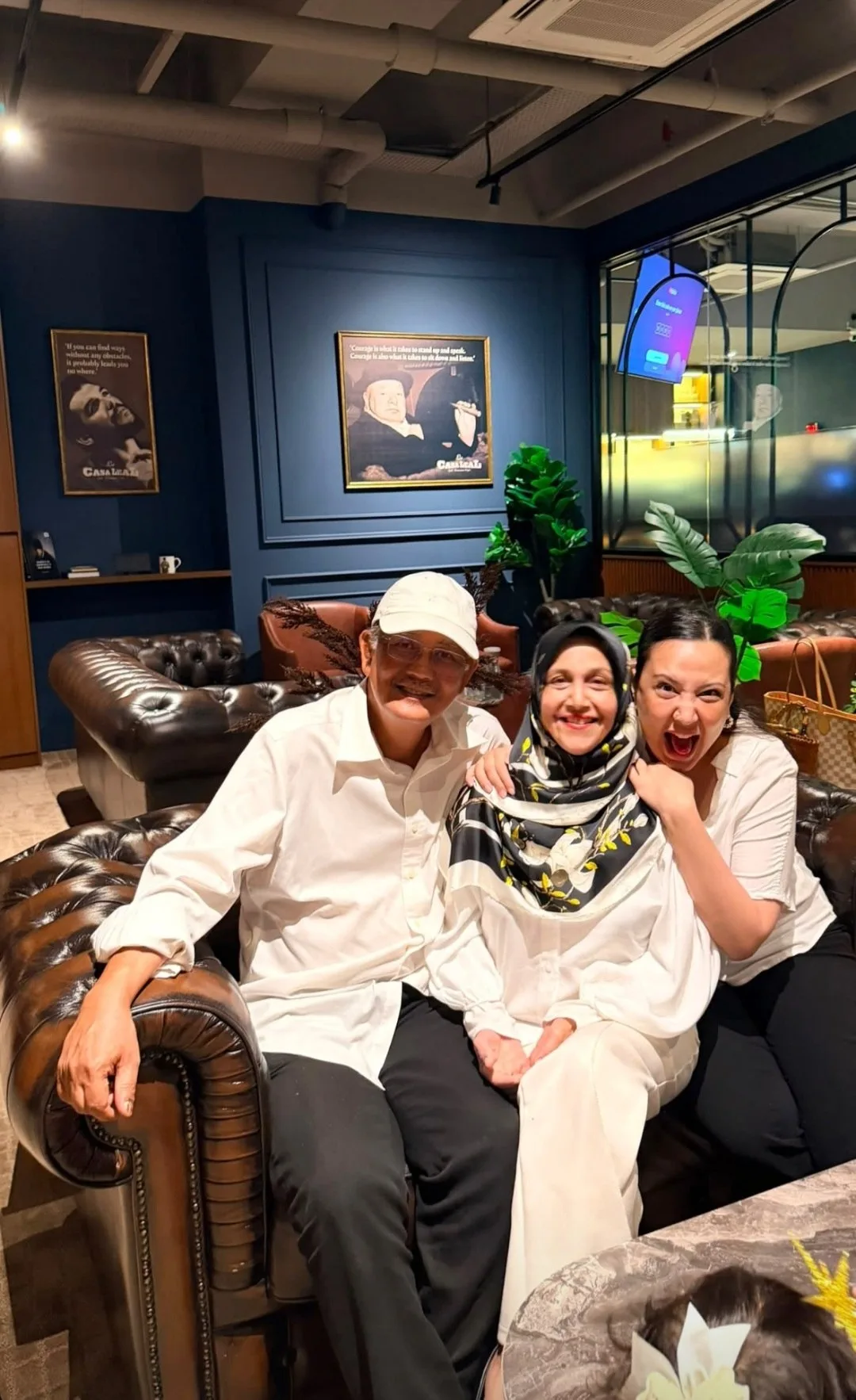 Anggunnya Ibu Fathia Latiff, Aktres Cantik Ini Hargai Jasa Ratu Hati & Titip Doa Bermakna Sempena Hari Lahir Ibu Tersayang!
